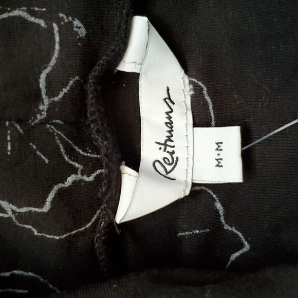 Reitmans Flower Turtle Neck NWT - Picture 3 of 3